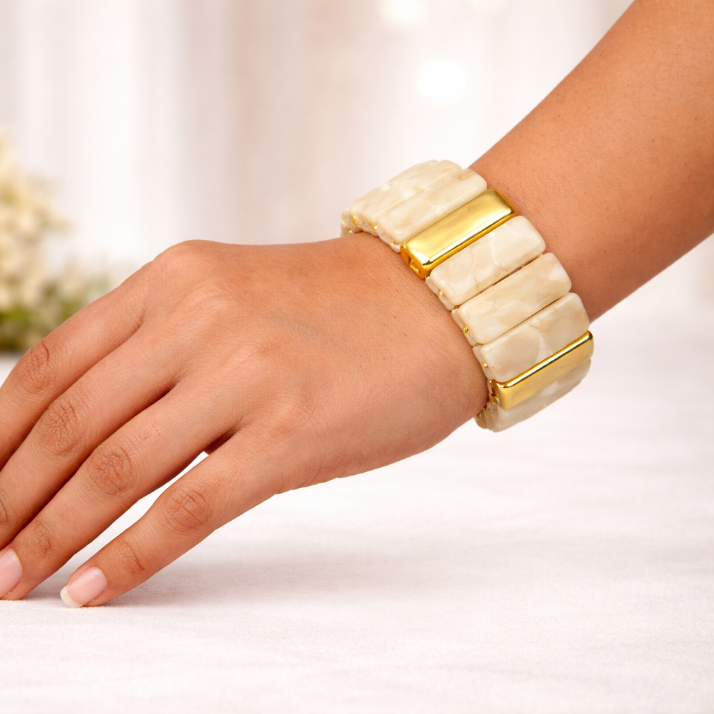 Elegant Stretch Resin Bracelet