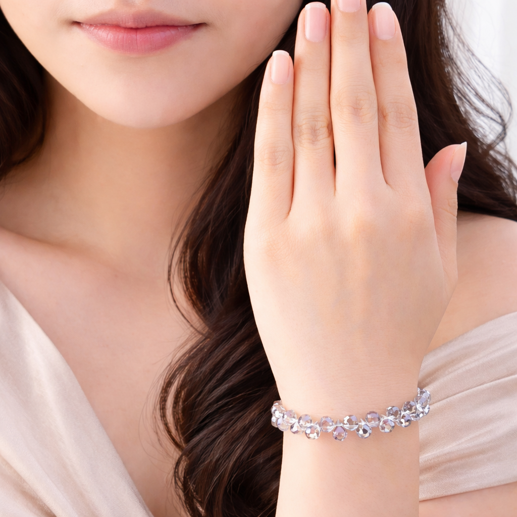Elegant Gold-Plated Chain with Crystal Detailing