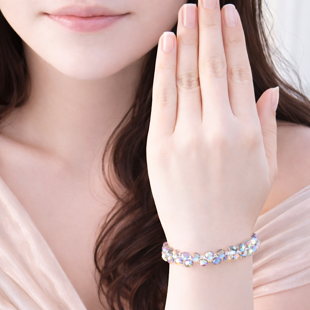 Elegant Gold-Plated Chain with Crystal Detailing