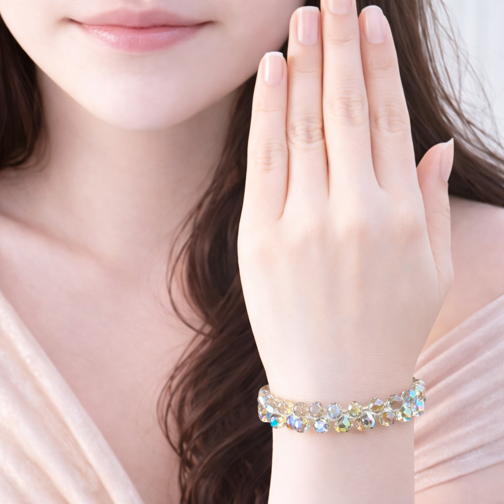 Elegant Gold-Plated Chain with Crystal Detailing
