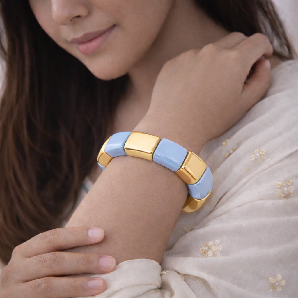 Resin & Gold Tone Stretch Bracelet